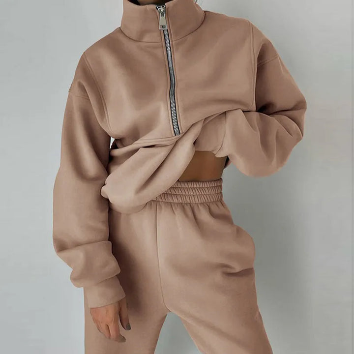 AVA | Women’s Coordinated Activewear Set With Half-Zip Top And Relaxed Jogger Pants